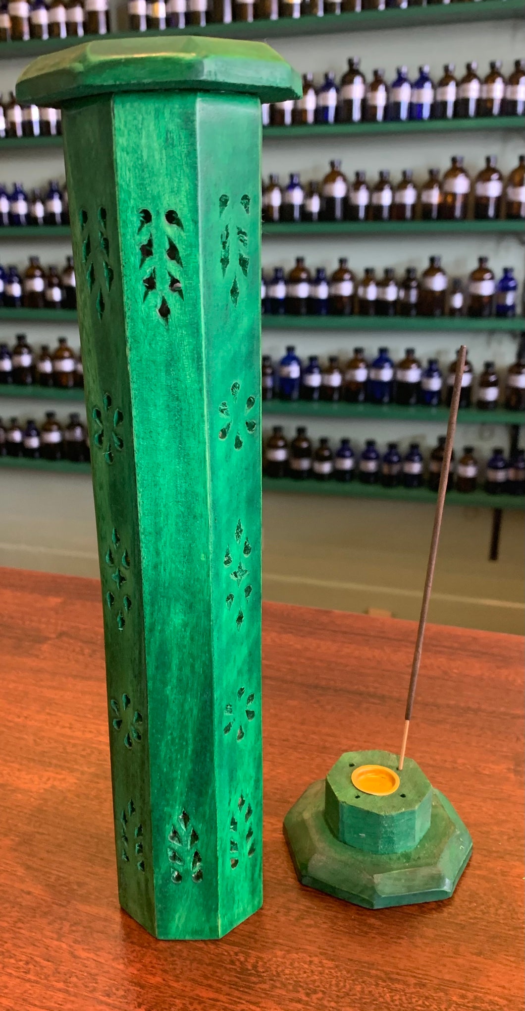 Green octagonal incense tower